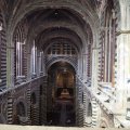 Einblick ins Hauptschiff des Duomos di Siena