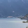 Ganz hinten Riva del Garda am Lago di Garda