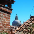 Kuppel der Basilica di San Marco von der Dachterrasse aus gesehen