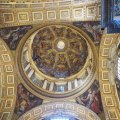 Basilica San Pietro: Einer der Seitenkuppeln